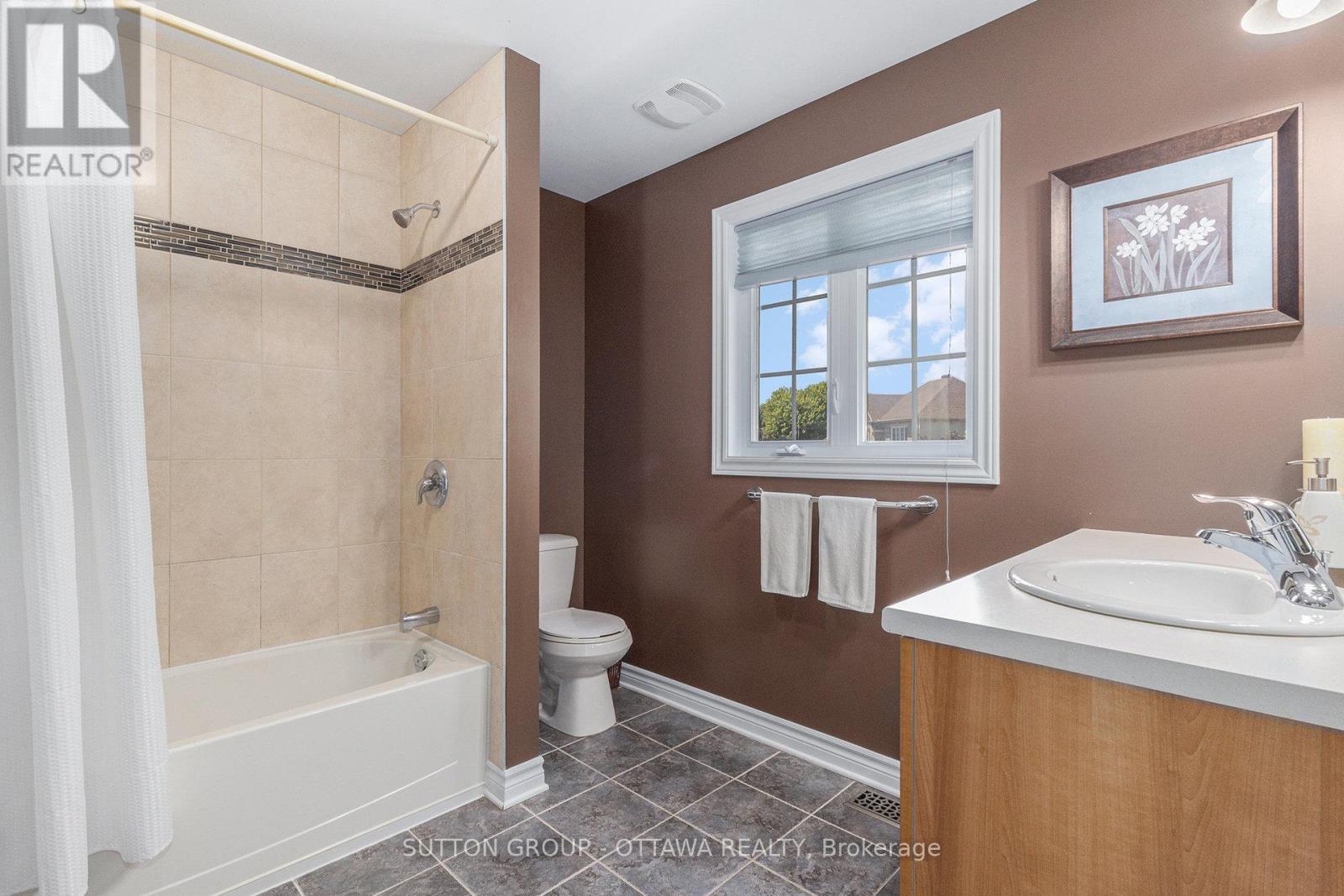 Photo 41 of 56 Honore Crescent, The Nation ON