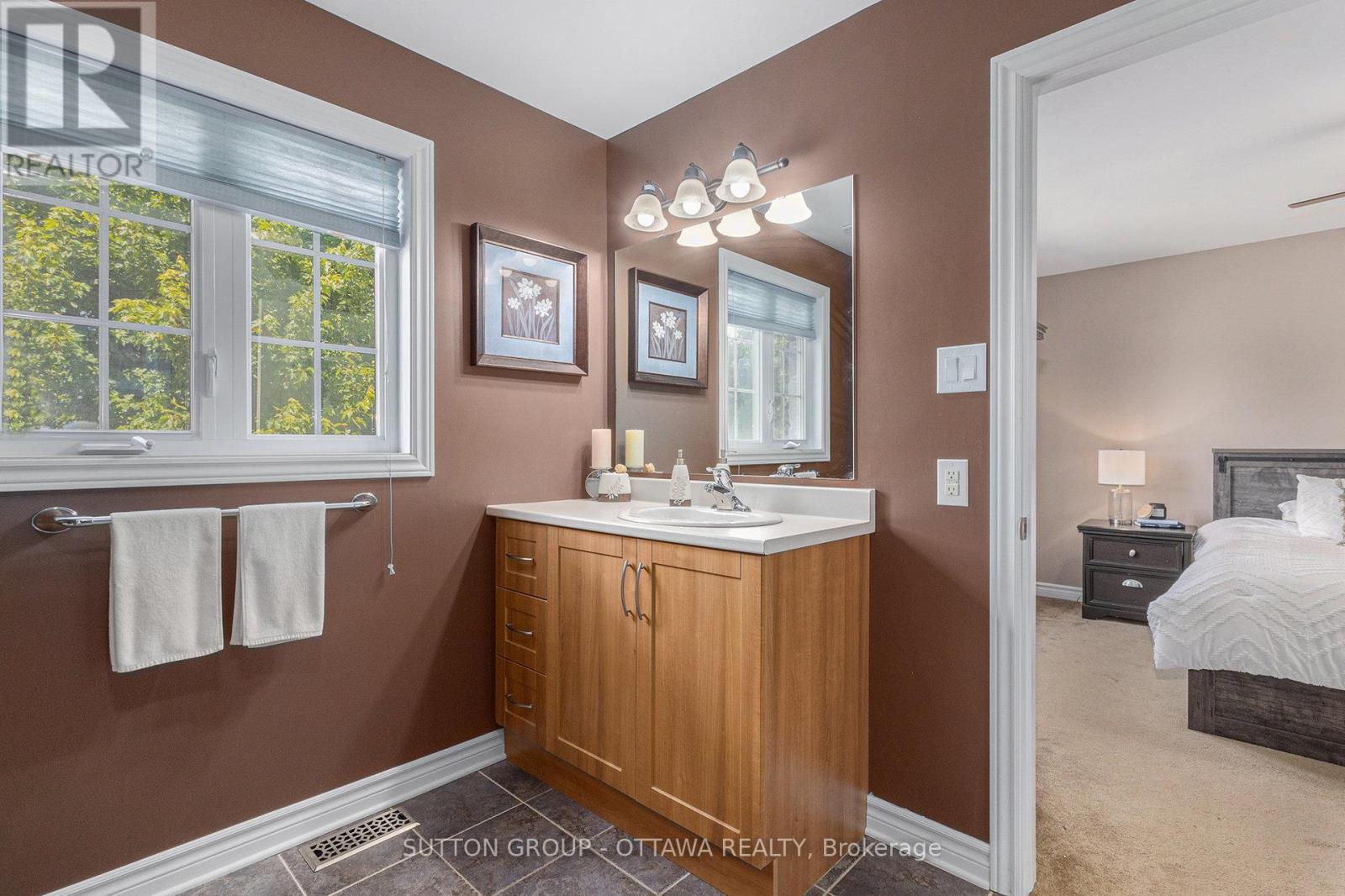 Photo 28 of 56 Honore Crescent, The Nation ON