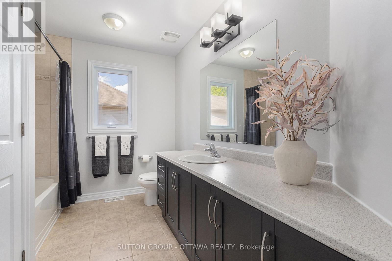 Photo 5 of 56 Honore Crescent, The Nation ON
