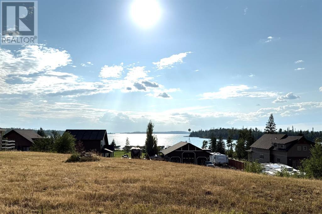 Photo 3 of 730 Spruce Street, Lac Des Iles SK