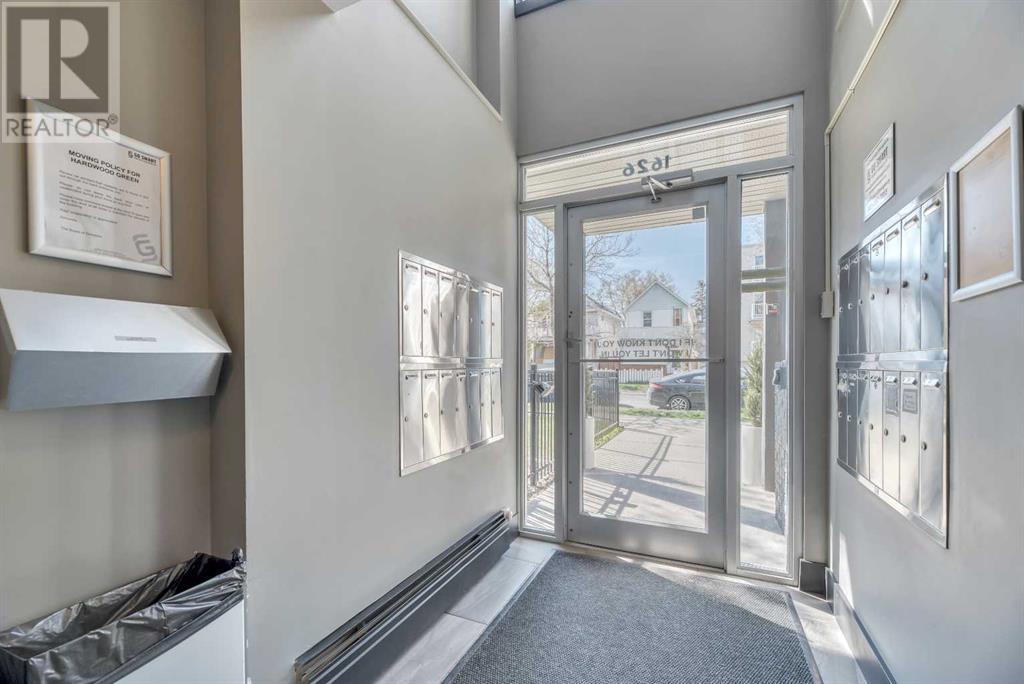 Single Family House for Sale in    Avenue SW Sunalta Calgary 