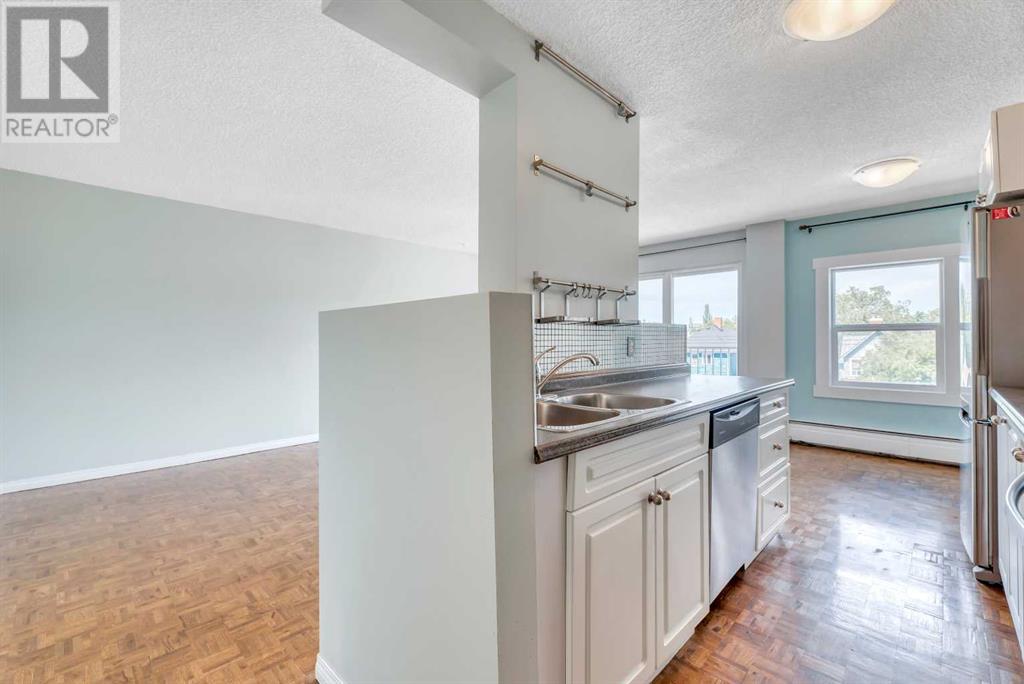 Single Family House for Sale in    Avenue SW Sunalta Calgary 