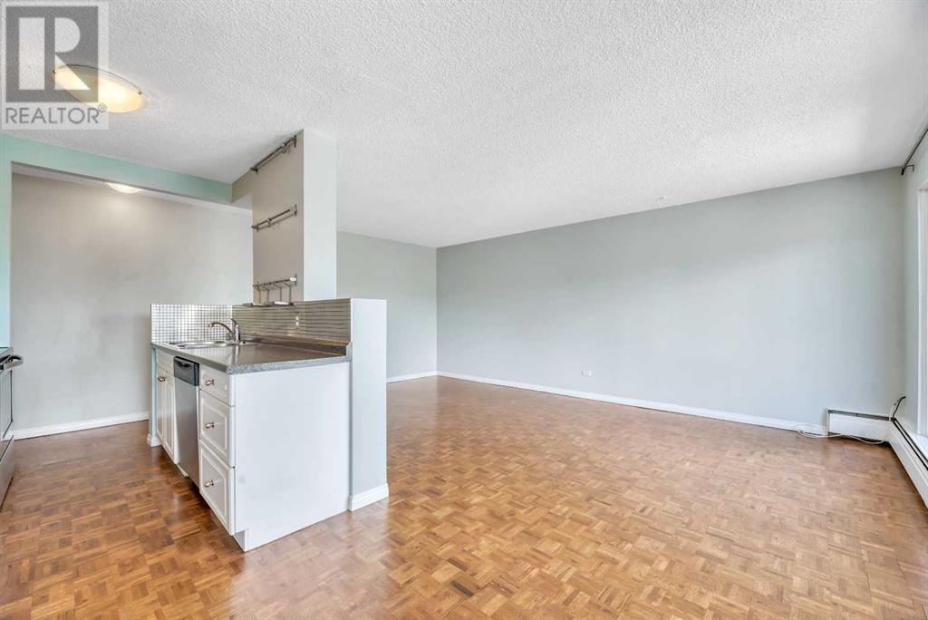 Single Family House for Sale in    Avenue SW Sunalta Calgary 