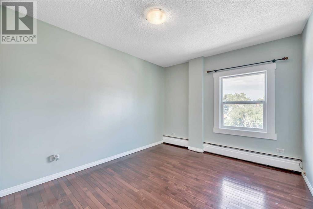 Single Family House for Sale in    Avenue SW Sunalta Calgary 