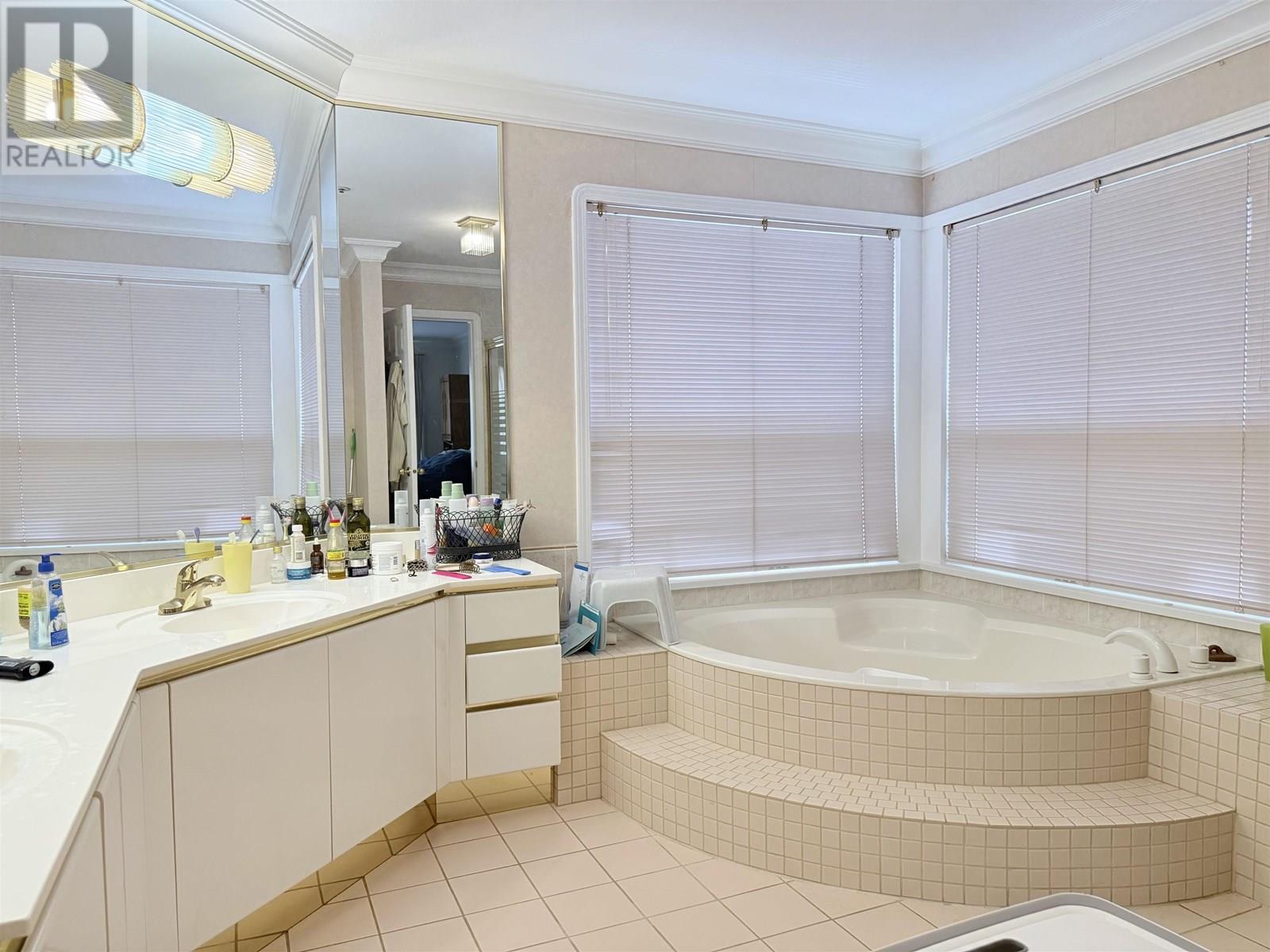 55 5380 SMITH DRIVE, Richmond