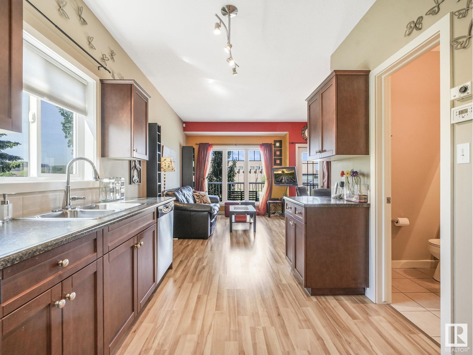 Photo 8 of 3 11811 106 St Nw Nw, Edmonton AB