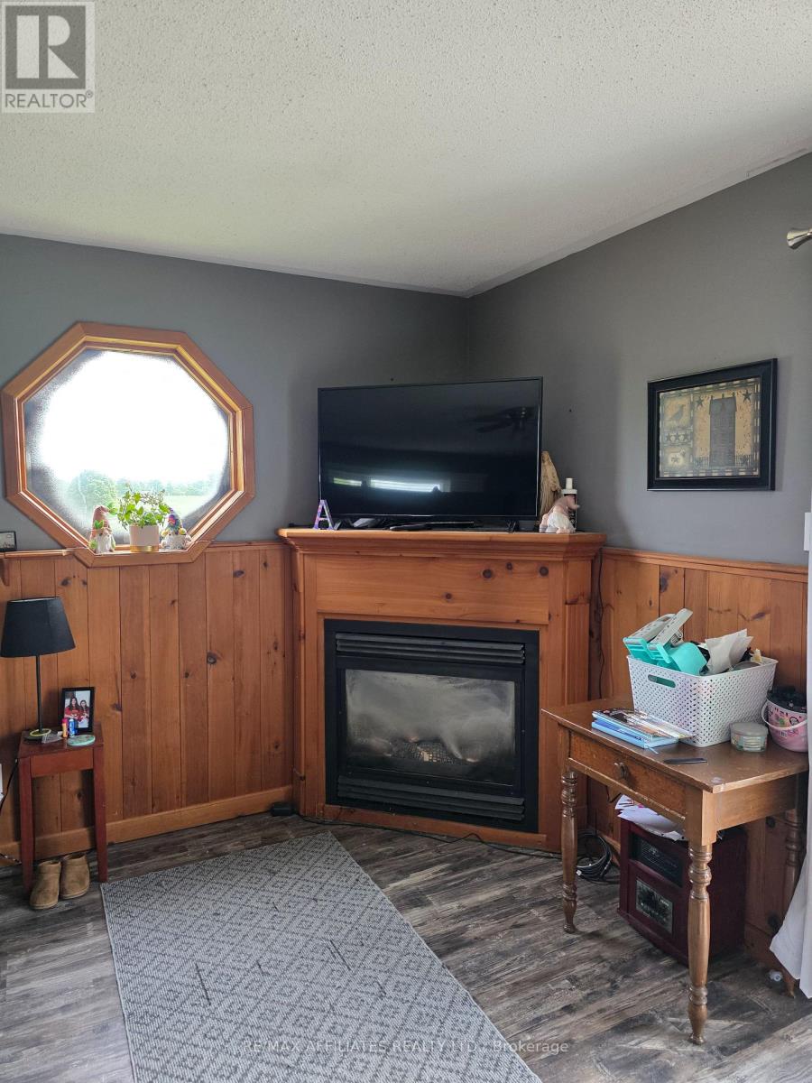 Photo 23 of 712 Daytown Road, Rideau Lakes ON