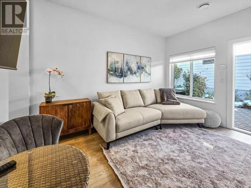 Photo 2 of 6511 Kitchener Street, Burnaby BC