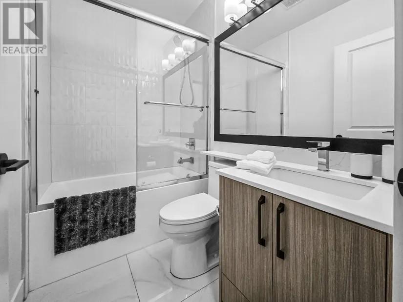 Photo 6 of 6511 Kitchener Street, Burnaby BC