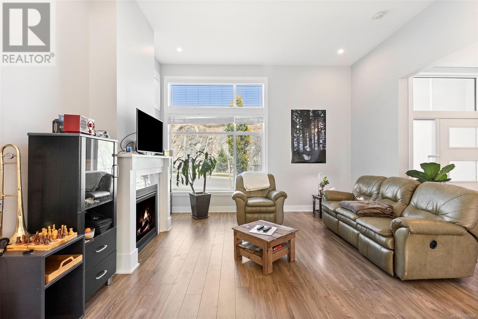 Photo 5 of 2911 Constellation Ave, Langford BC