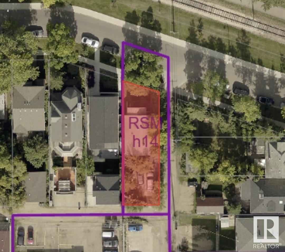 Photo 6 of 10417 85 Av Nw, Edmonton AB