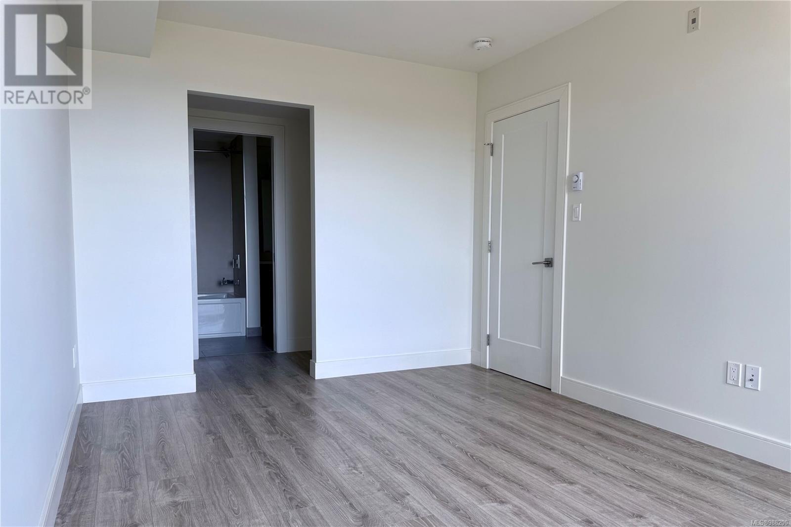 303 119 Haliburton St, Nanaimo