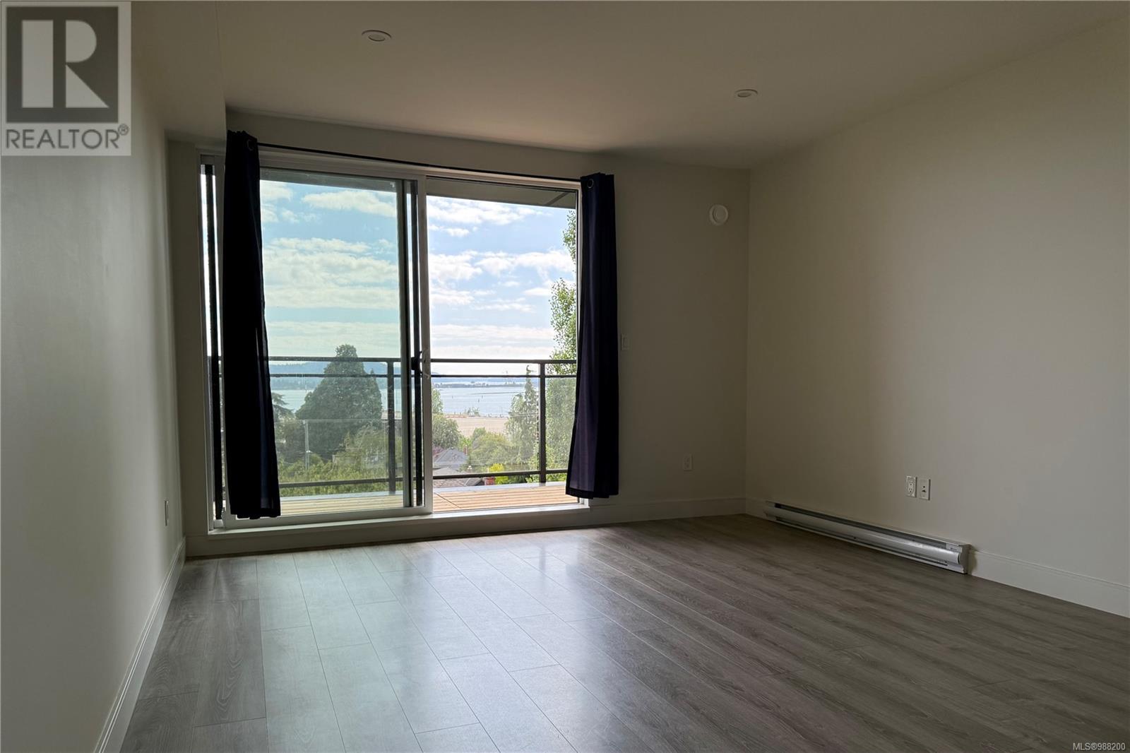 303 119 Haliburton St, Nanaimo