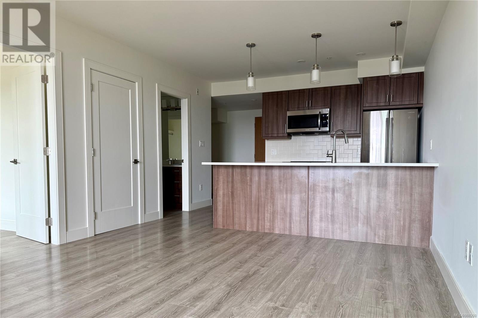 303 119 Haliburton St, Nanaimo