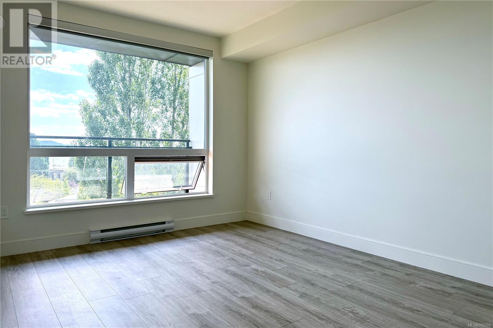 303 119 Haliburton St, Nanaimo