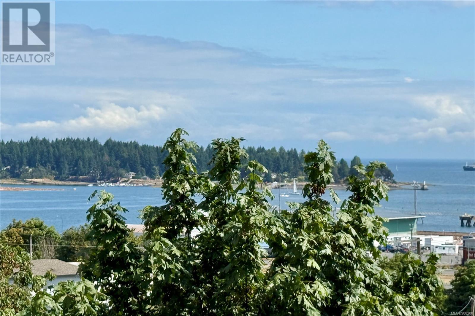 303 119 Haliburton St, Nanaimo