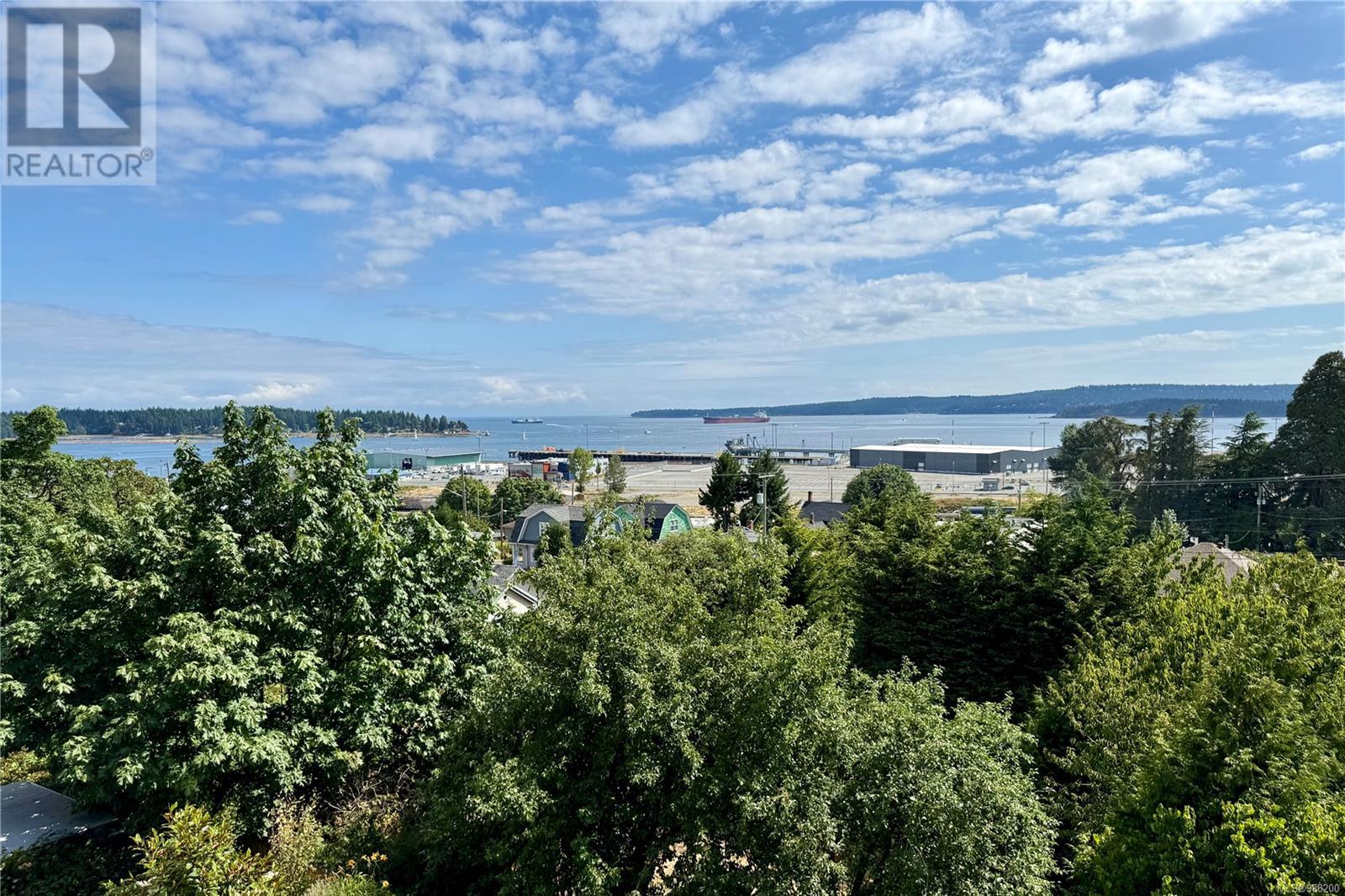 303 119 Haliburton St, Nanaimo