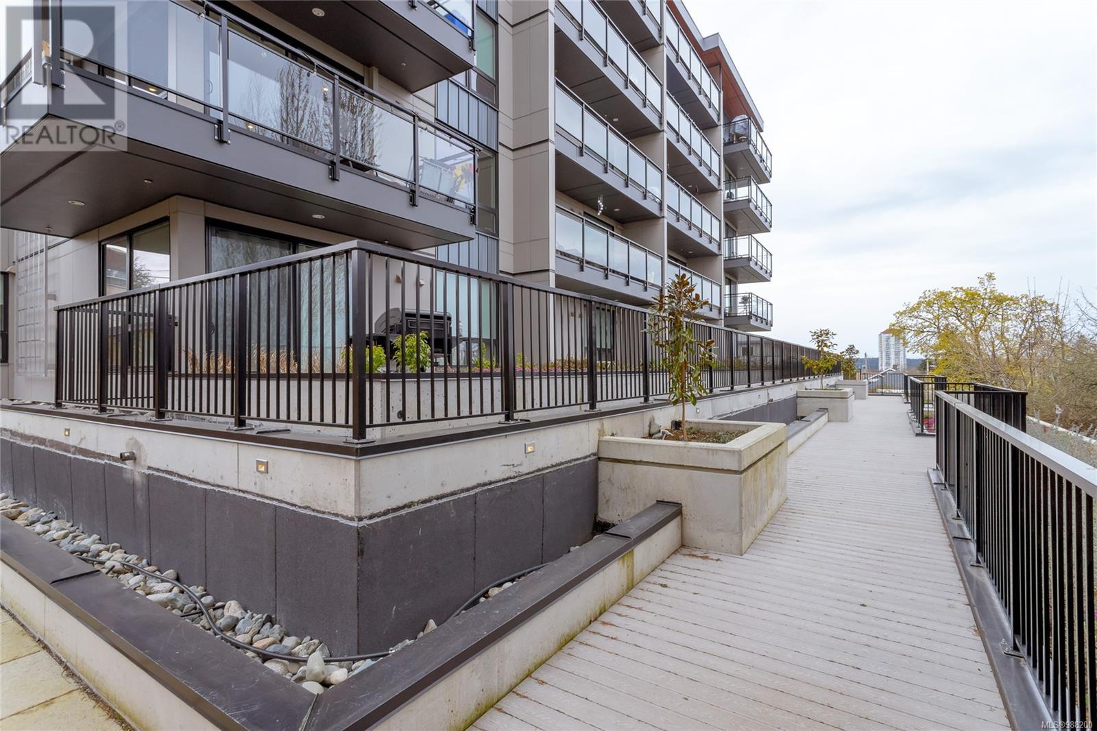 303 119 Haliburton St, Nanaimo