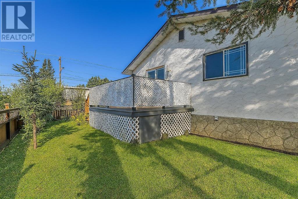 Single Family House Bi-level for Sale in   Avenue SE Forest Lawn Calgary 