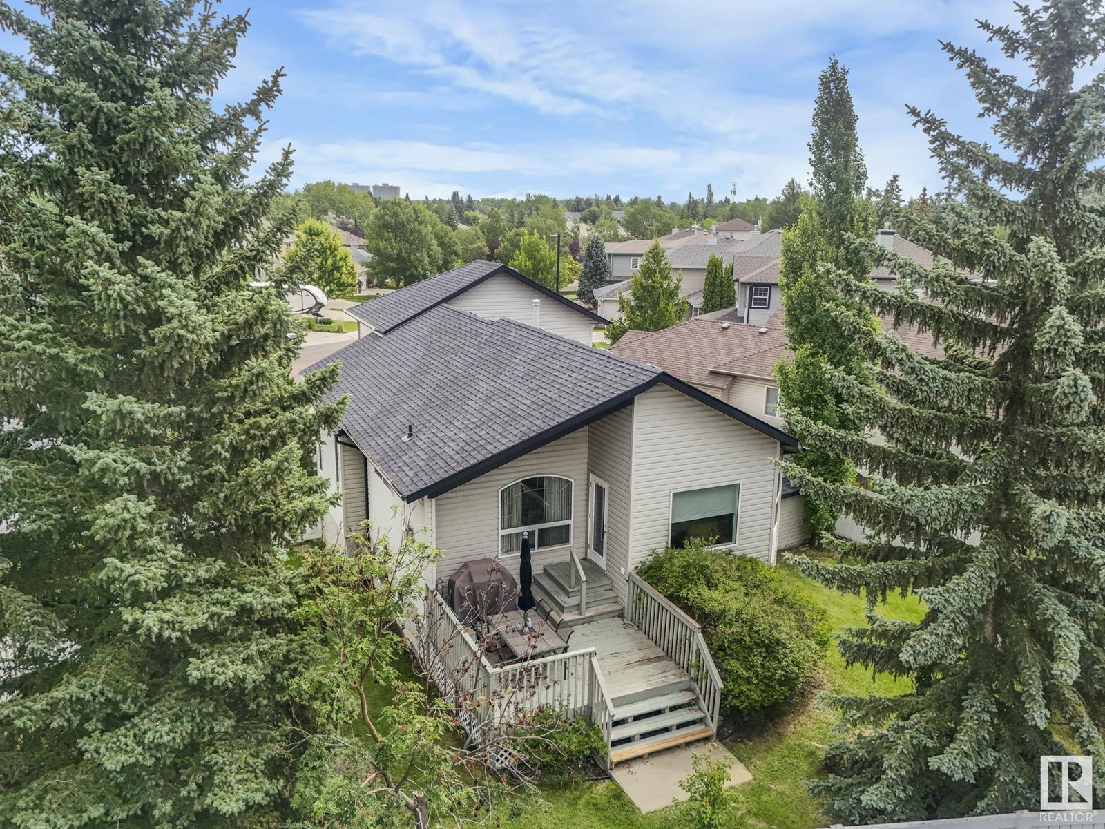 Photo 37 of 1032 Ormsby Cr Nw, Edmonton AB