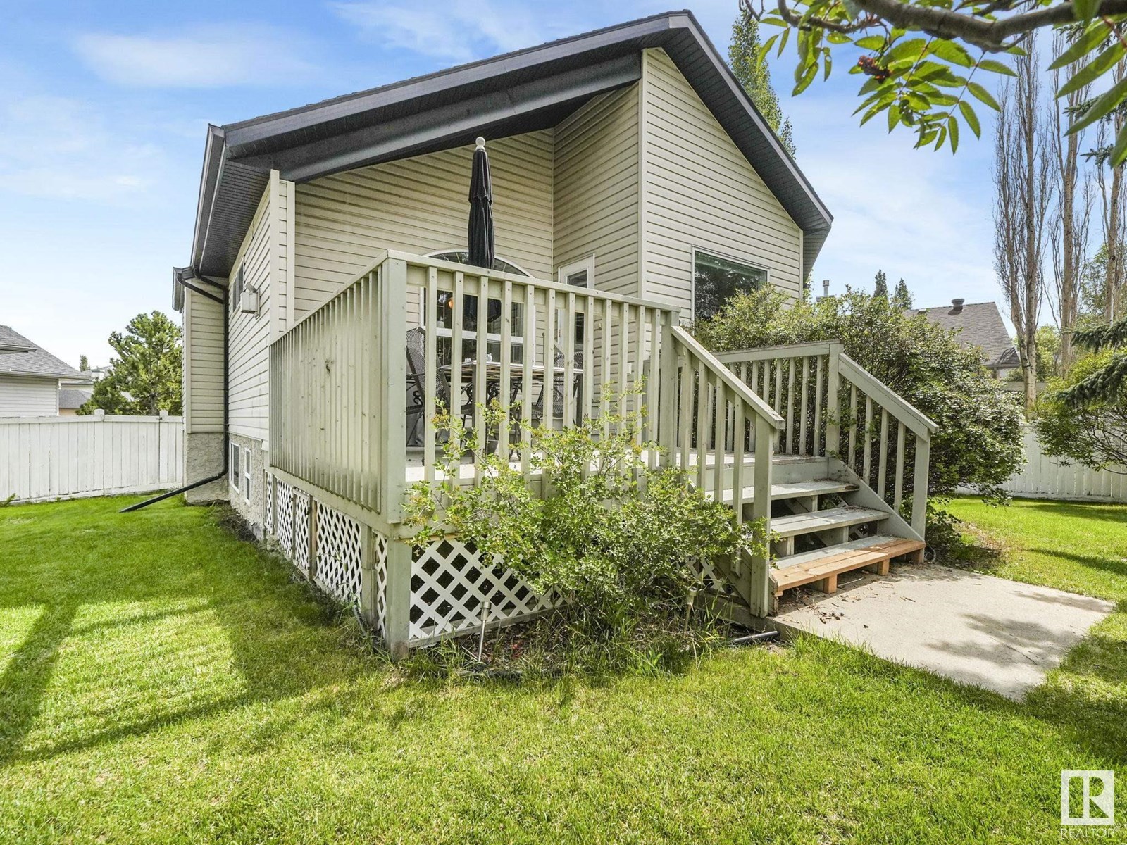Photo 29 of 1032 Ormsby Cr Nw, Edmonton AB