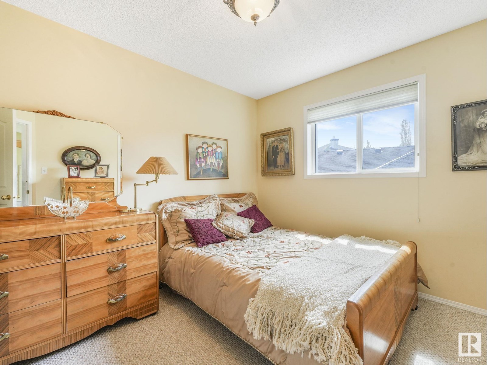 Photo 57 of 1032 Ormsby Cr Nw, Edmonton AB