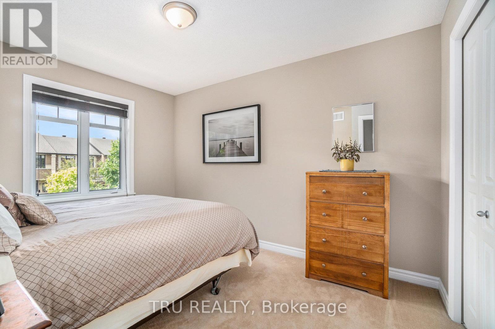 Photo 20 of 1113 Tischart Crescent, Ottawa ON