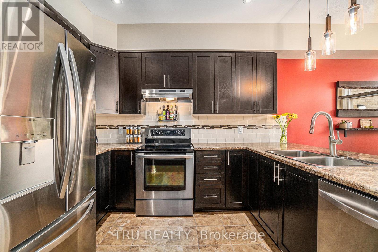 Photo 10 of 1113 Tischart Crescent, Ottawa ON