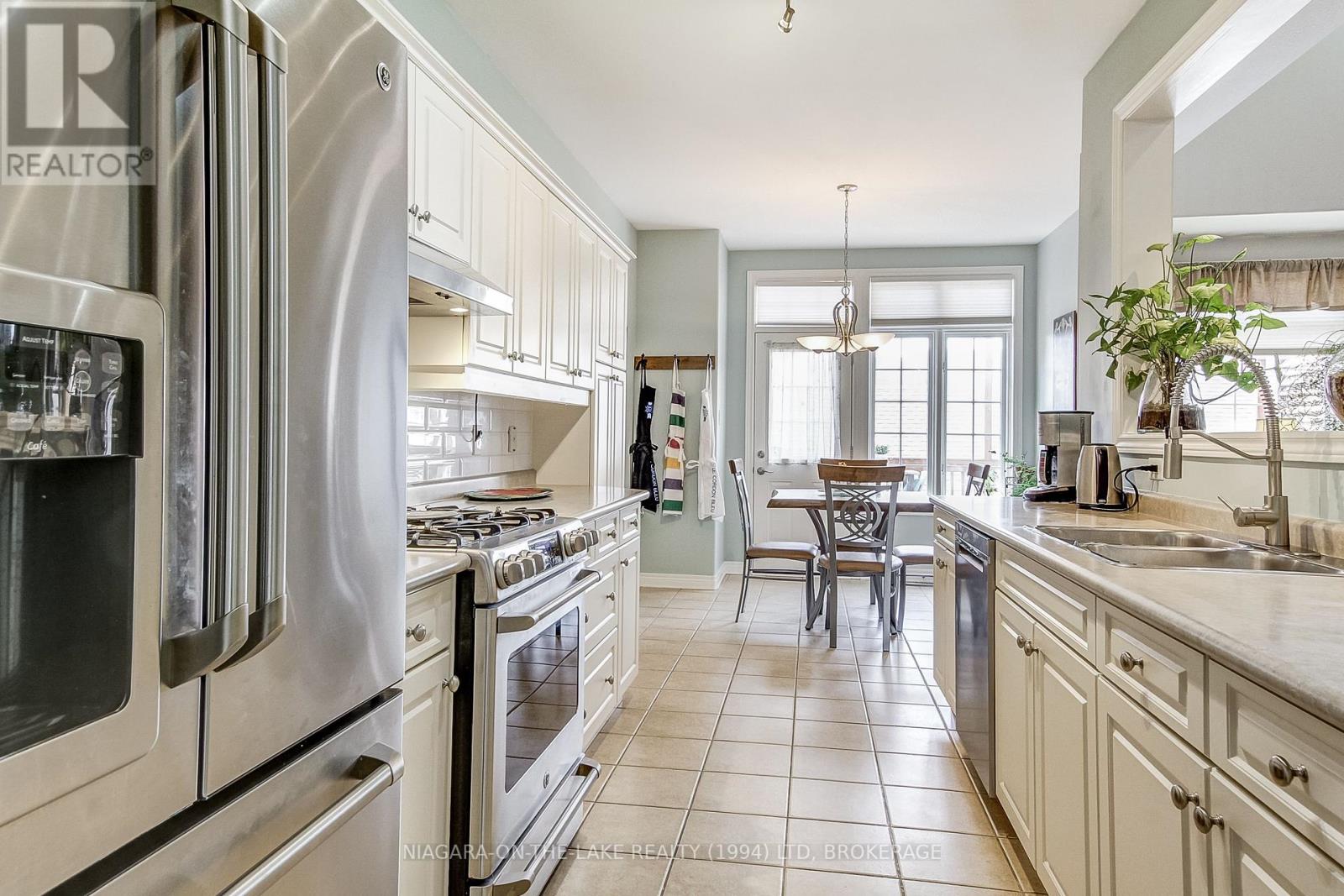 Photo 9 of 6274 Forest Ridge Drive, Niagara Falls ON