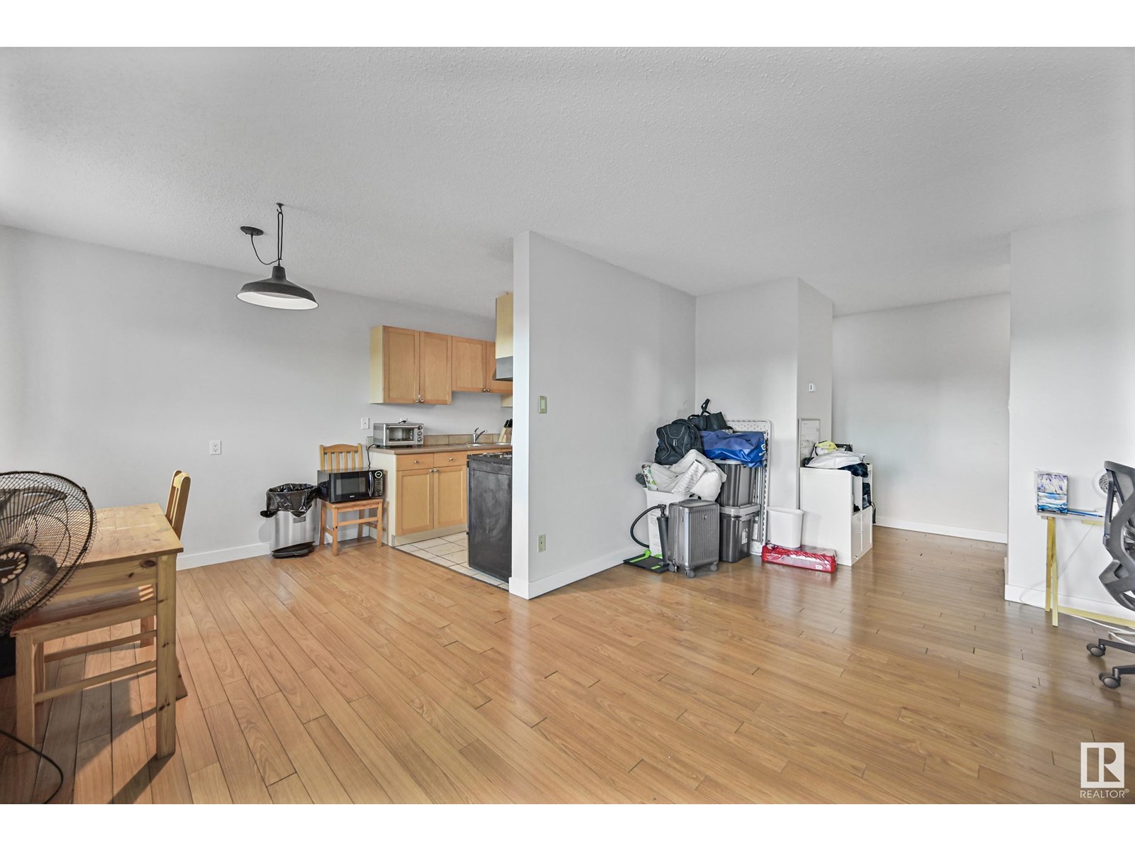 Photo 4 of 205 10917 109 St Nw Nw, Edmonton AB