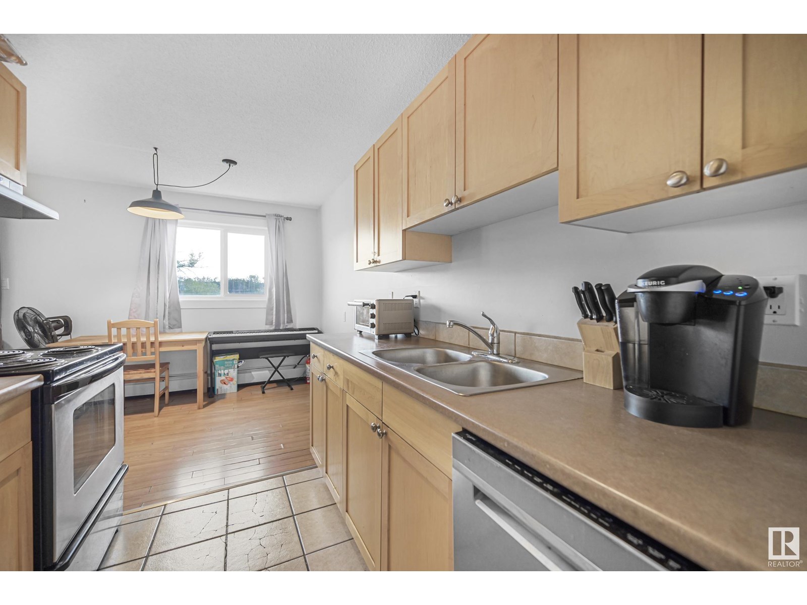 Photo 5 of 205 10917 109 St Nw Nw, Edmonton AB