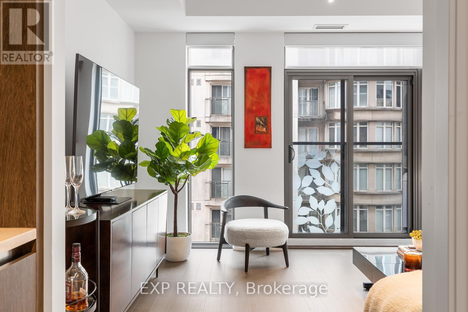 Photo 13 of 408 6 Jackes Avenue, Toronto ON