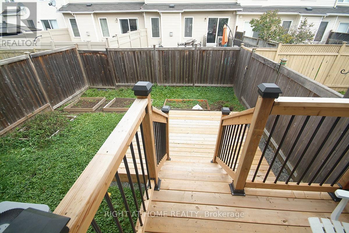 Photo 2 of 37 Barnstone Drive, Ottawa ON