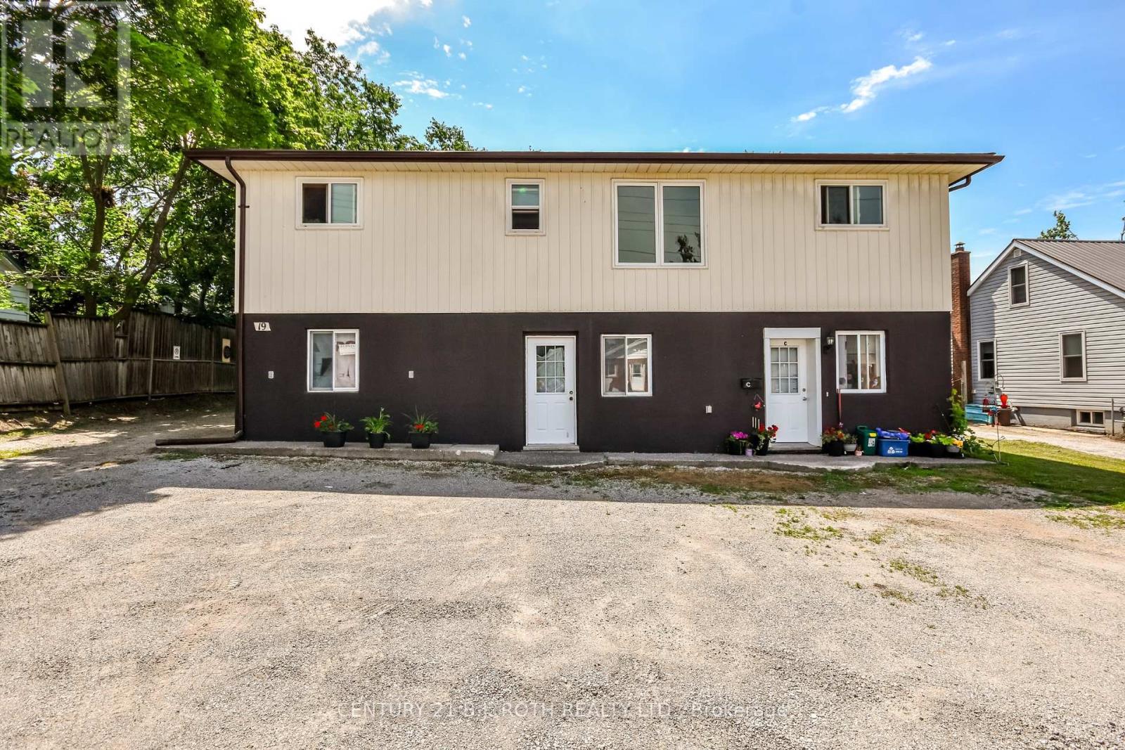 Photo 25 of 19 South Street S, Orillia ON