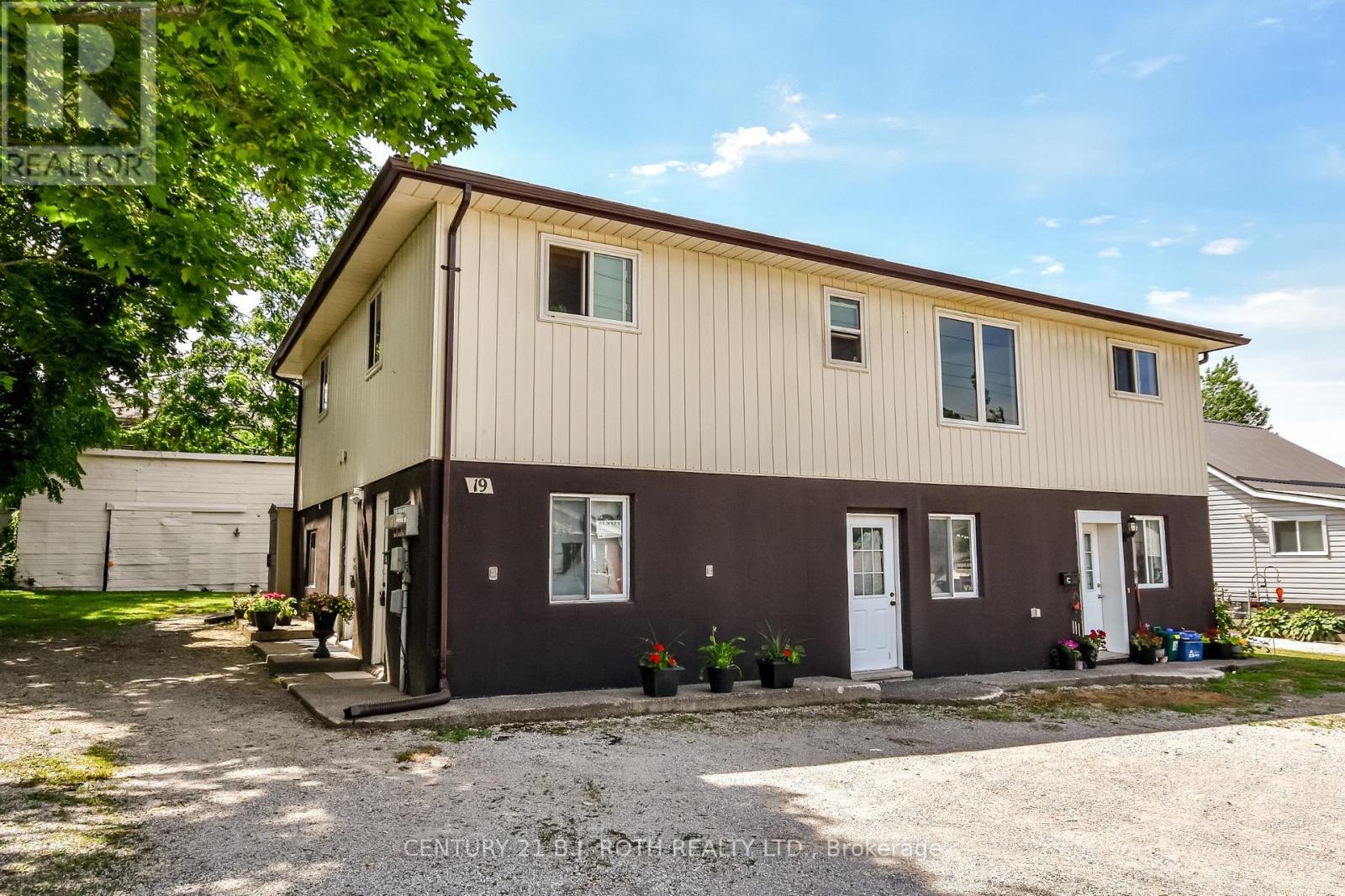 Photo 1 of 19 South Street S, Orillia ON