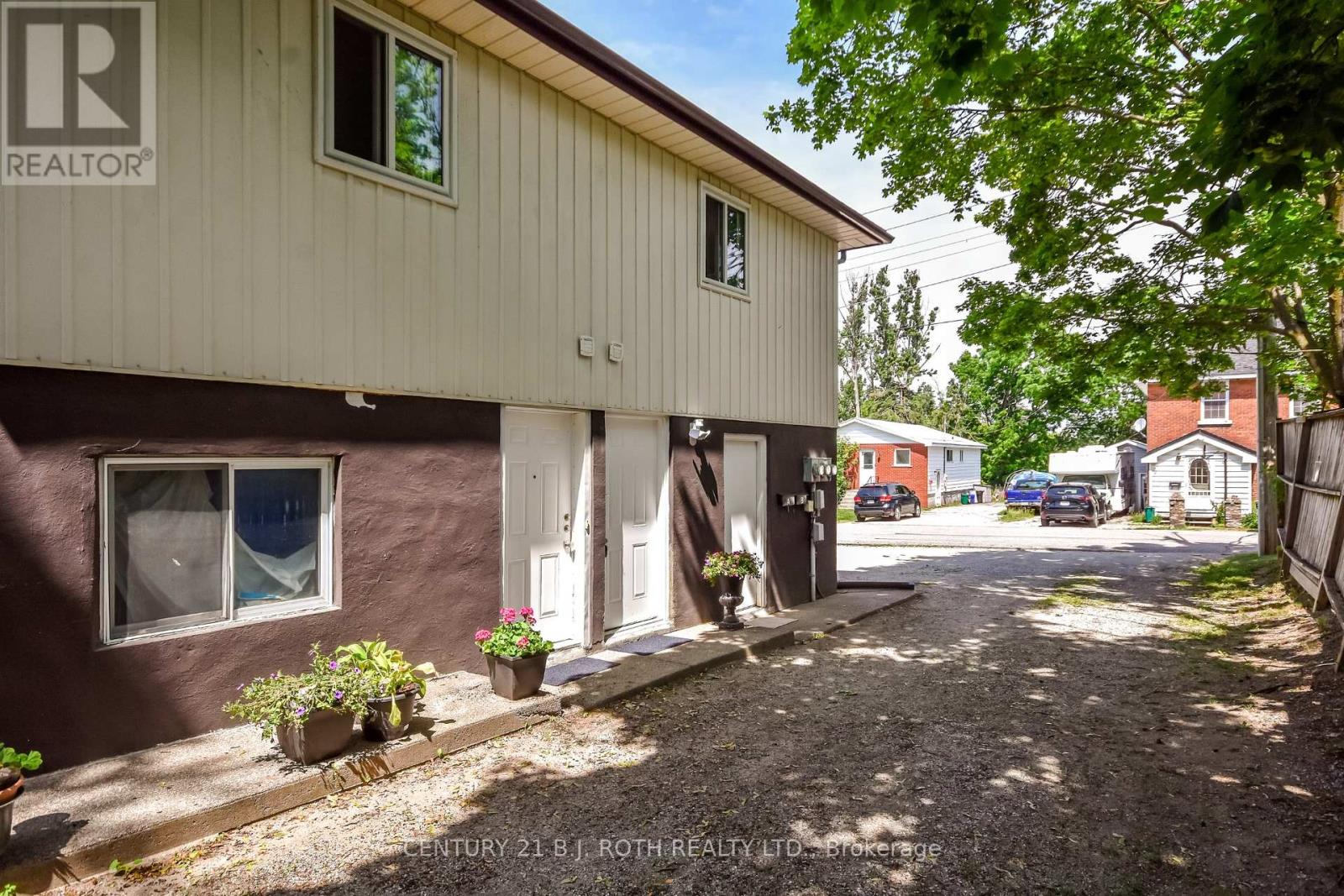 Photo 14 of 19 South Street S, Orillia ON