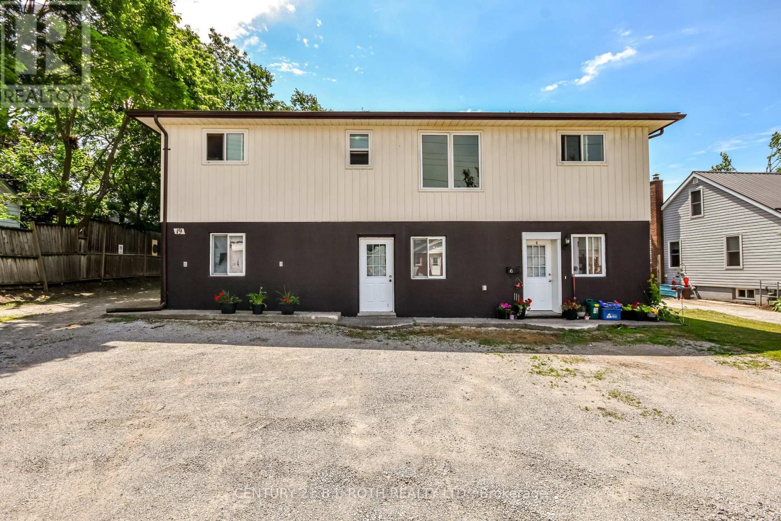 Photo 42 of 19 South Street S, Orillia ON