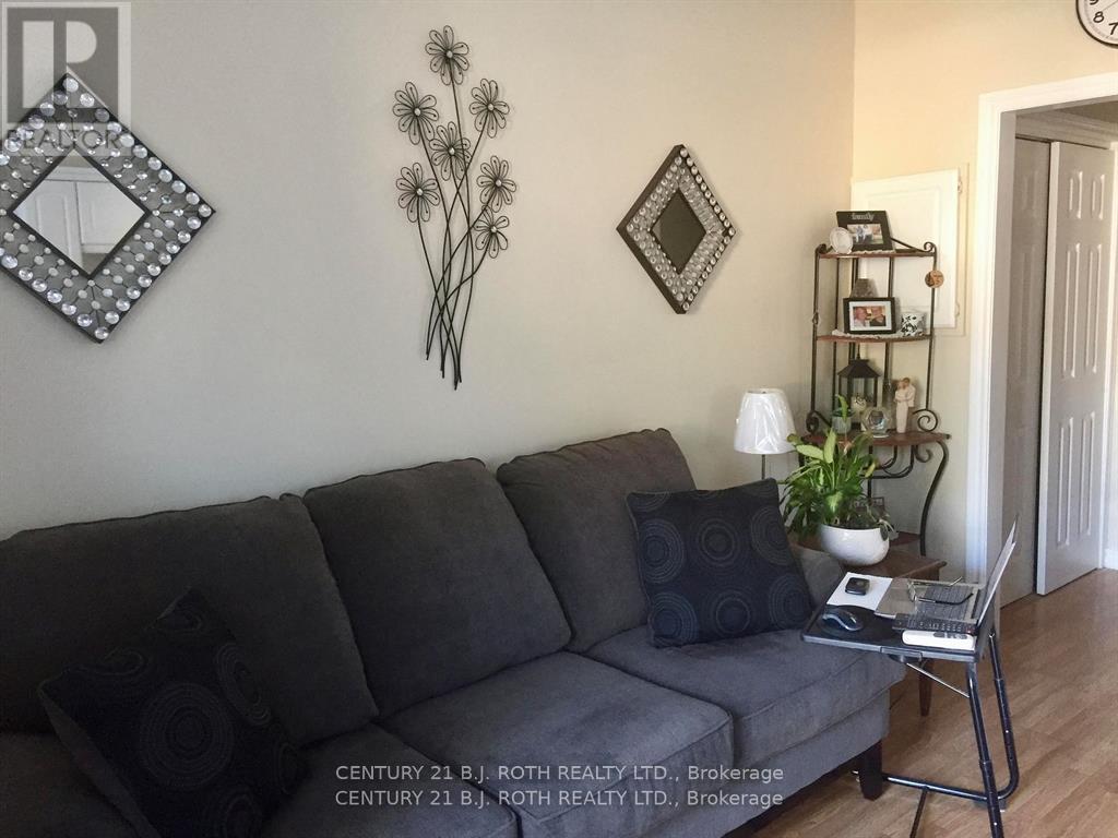 Photo 31 of 19 South Street S, Orillia ON