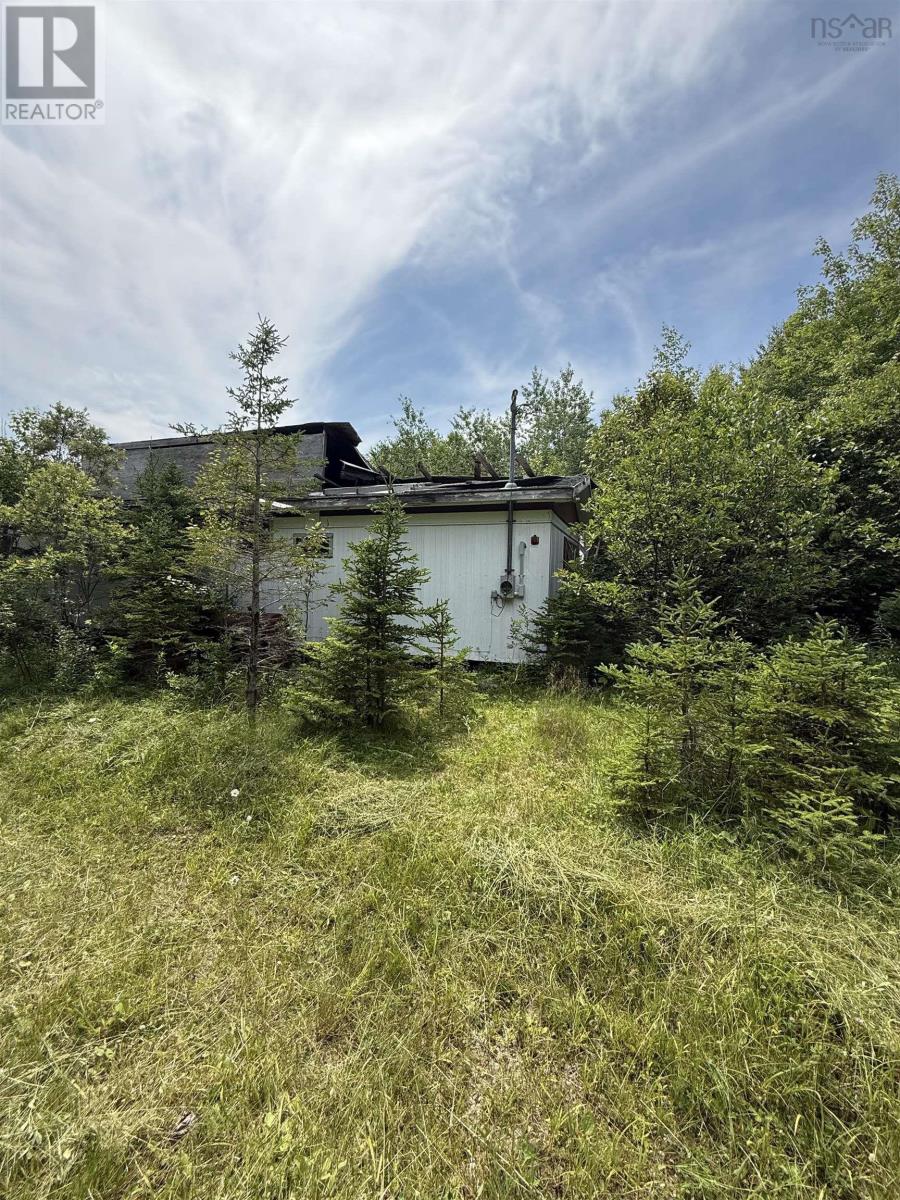 Property 5 of 20 of 5569 Highway 105 Highway