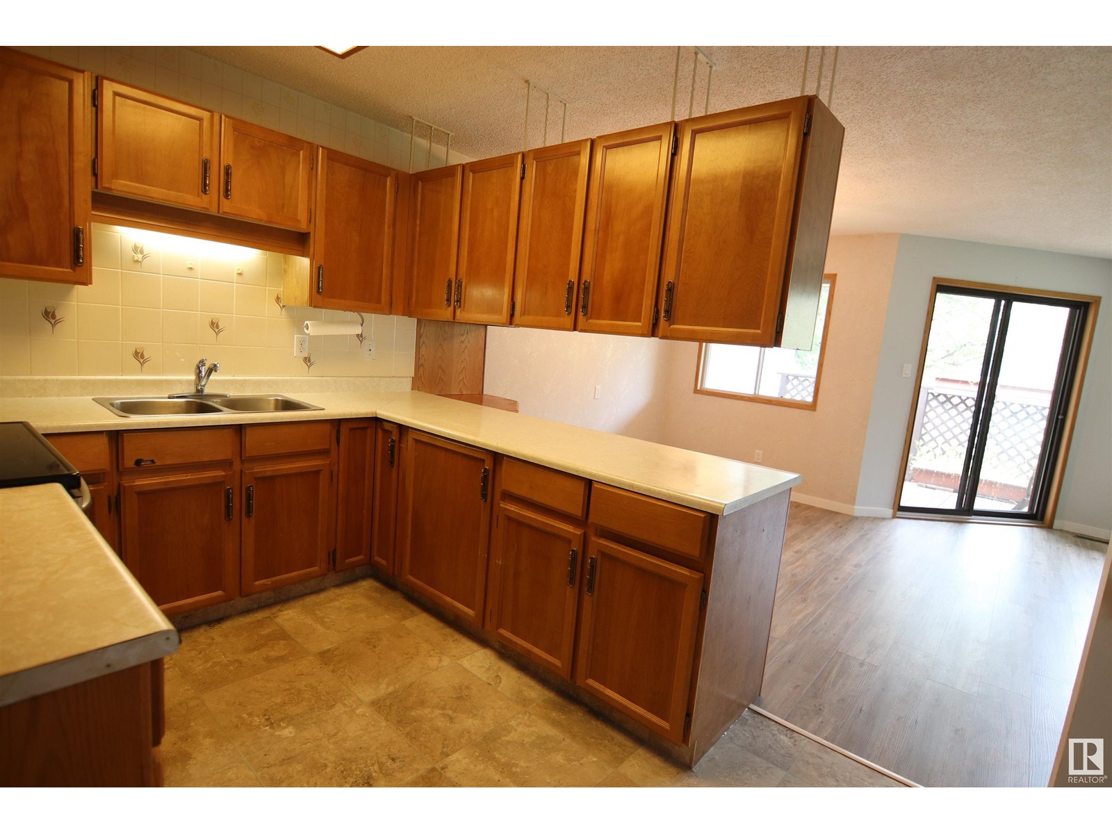 Photo 13 of 10816 11 Av Nw, Edmonton AB