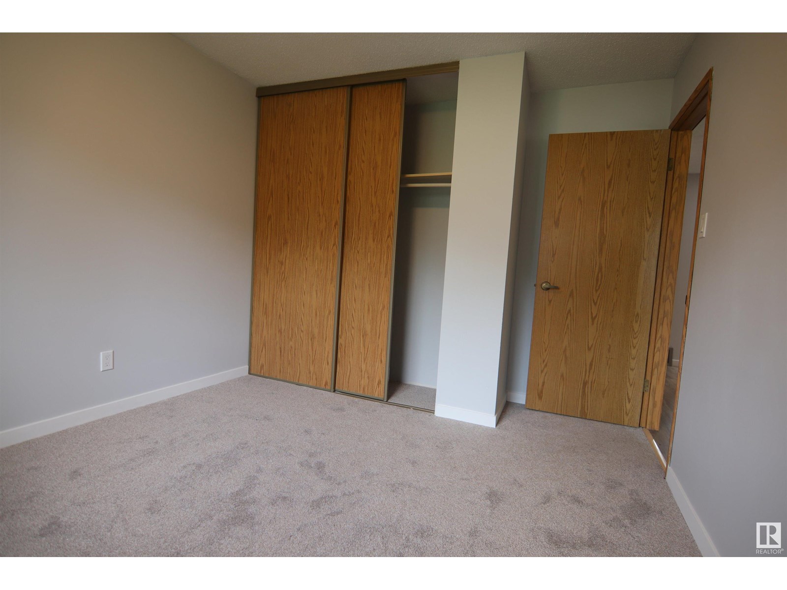 Photo 22 of 10816 11 Av Nw, Edmonton AB