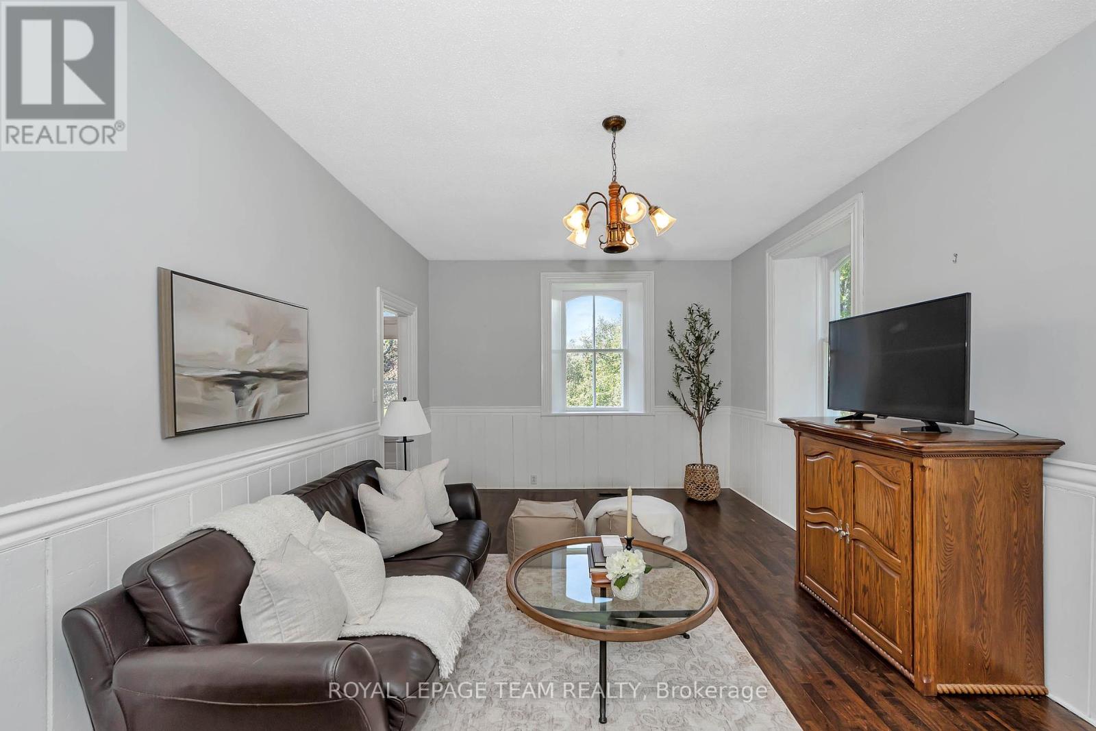 Photo 10 of 8202 Flewellyn Road, Ottawa ON