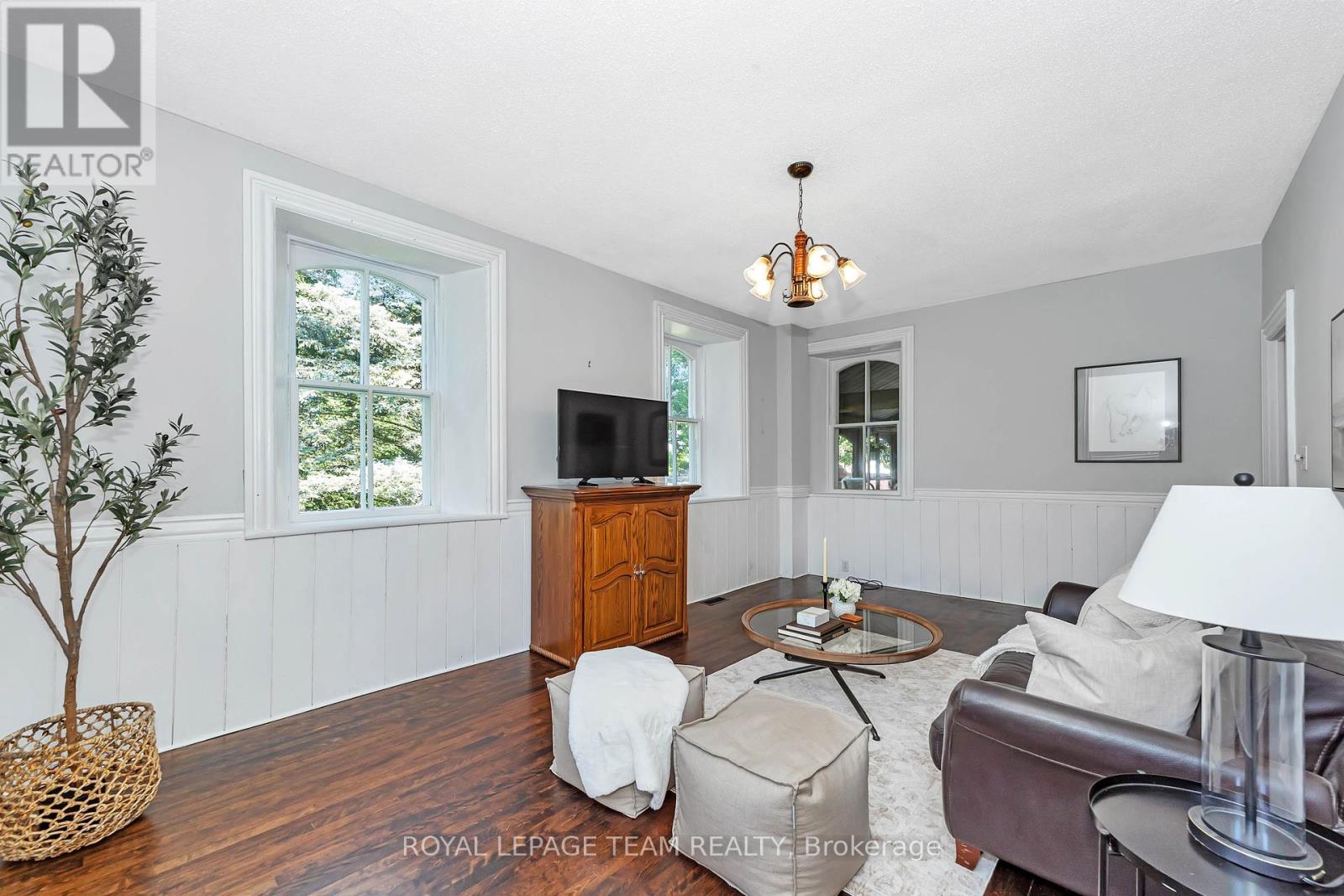 Photo 11 of 8202 Flewellyn Road, Ottawa ON