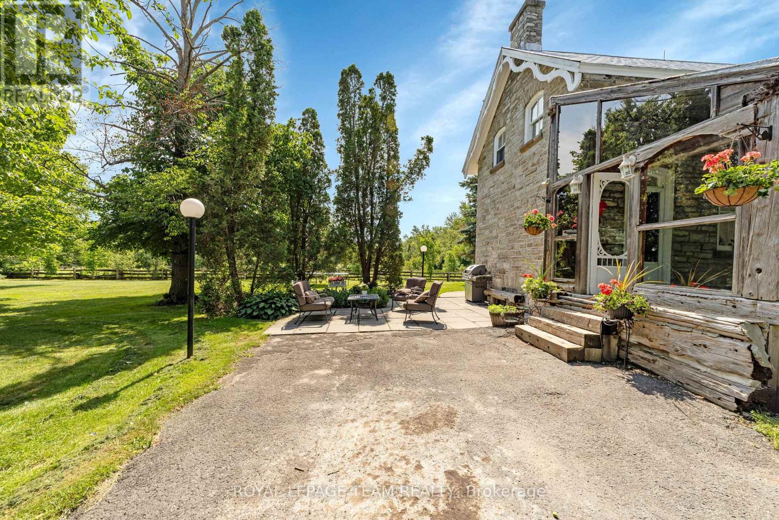 Photo 7 of 8202 Flewellyn Road, Ottawa ON
