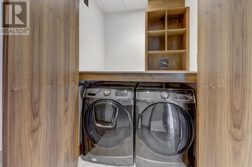 Single Family House High rise for Sale in    Avenue SW Eau Claire Calgary 