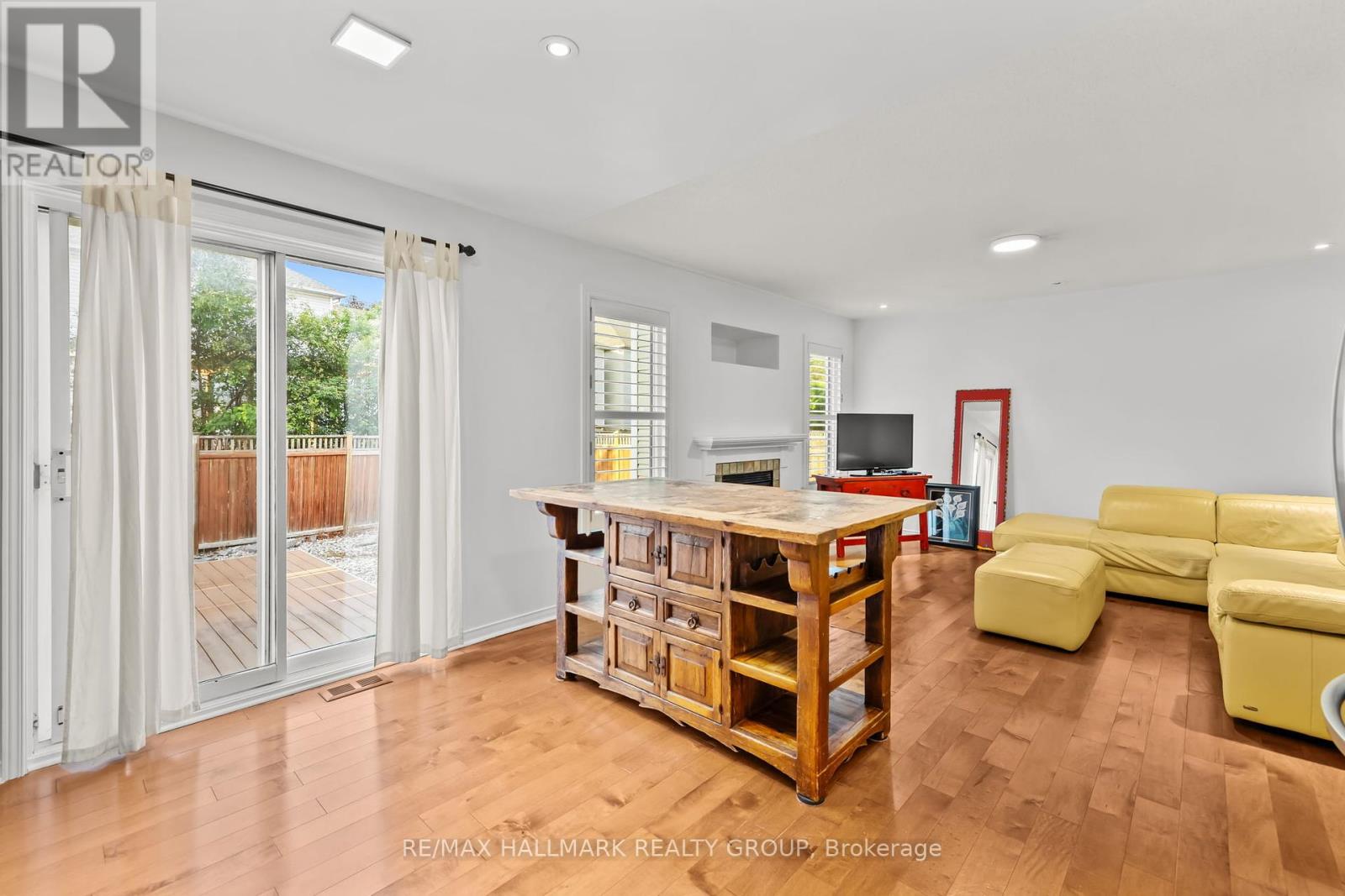 Photo 16 of 6020 Longleaf Drive, Ottawa ON