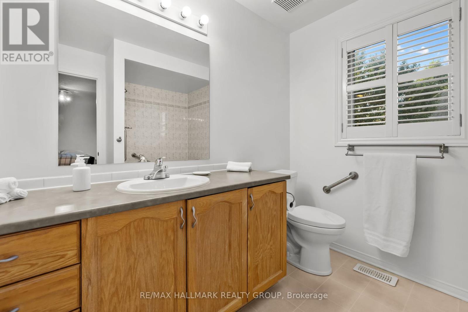 Photo 19 of 6020 Longleaf Drive, Ottawa ON