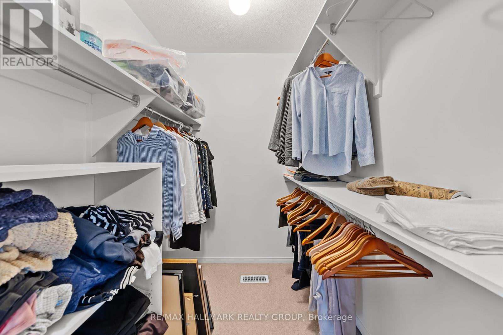 Photo 27 of 6020 Longleaf Drive, Ottawa ON