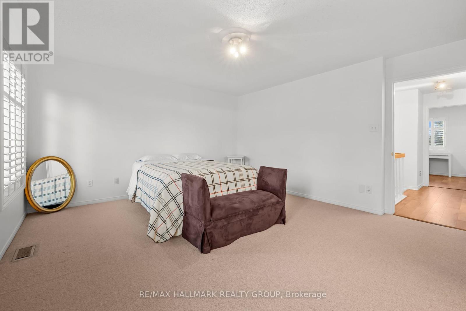 Photo 32 of 6020 Longleaf Drive, Ottawa ON