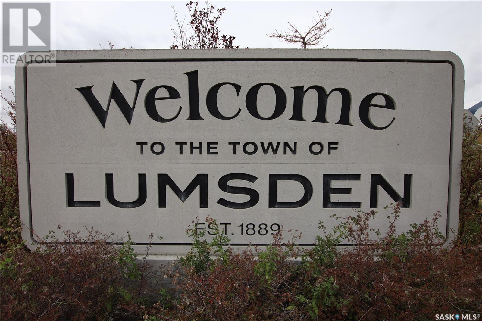 Photo 1 of 562 James Street S, Lumsden SK